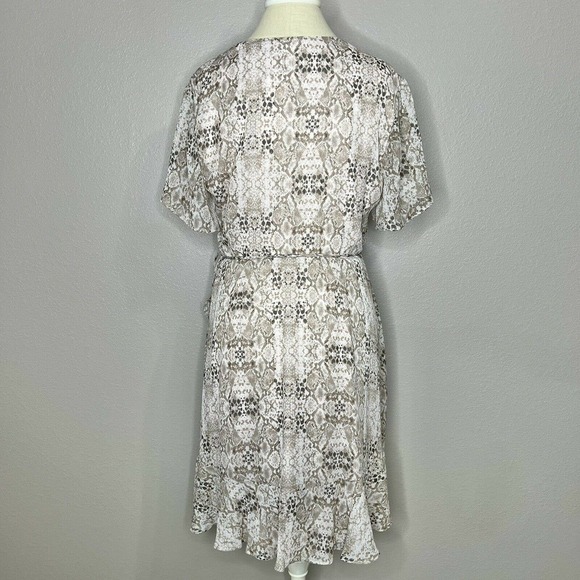 All in Favor ISABELLA Neutral Beige Snakeskin Short Sleeve Wrap Dress XL NWT - Picture 7 of 14